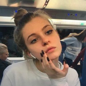 Meet your Posher, Miriam